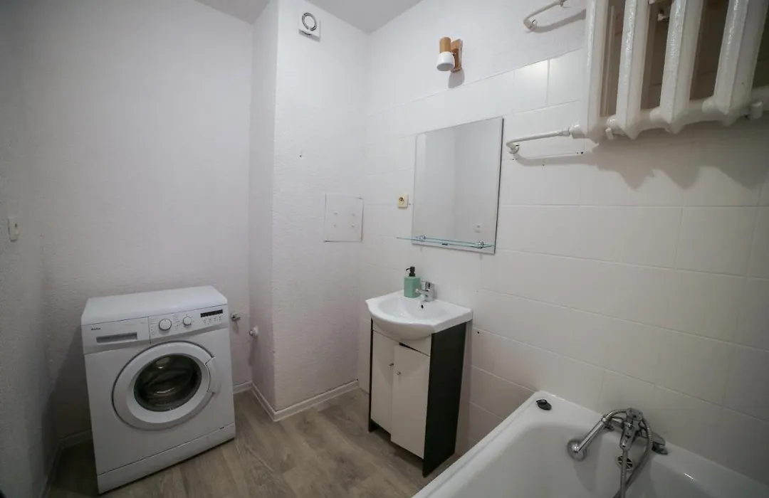 Pokoje Blisko Starego Miasta - Rooms For Rent-1